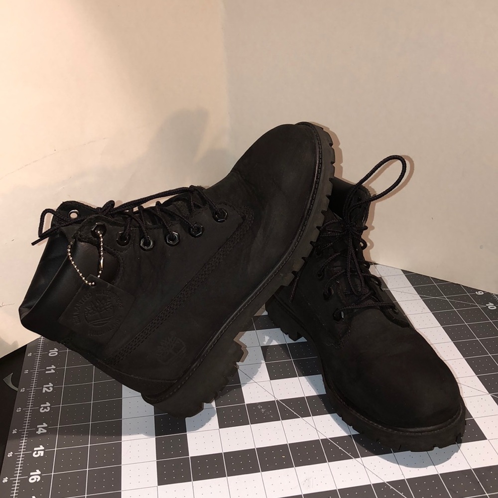 Women’s timberlands size 5